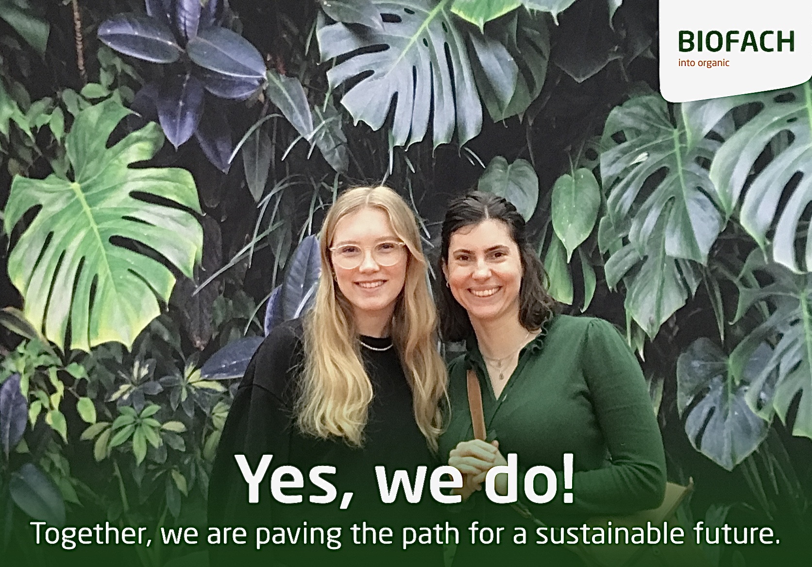 Werkstudentin Bickert und Projektmanagerin Bläser auf der BIOFACH