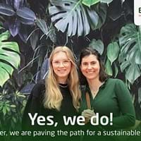Werkstudentin Bickert und Projektmanagerin Bläser auf der BIOFACH